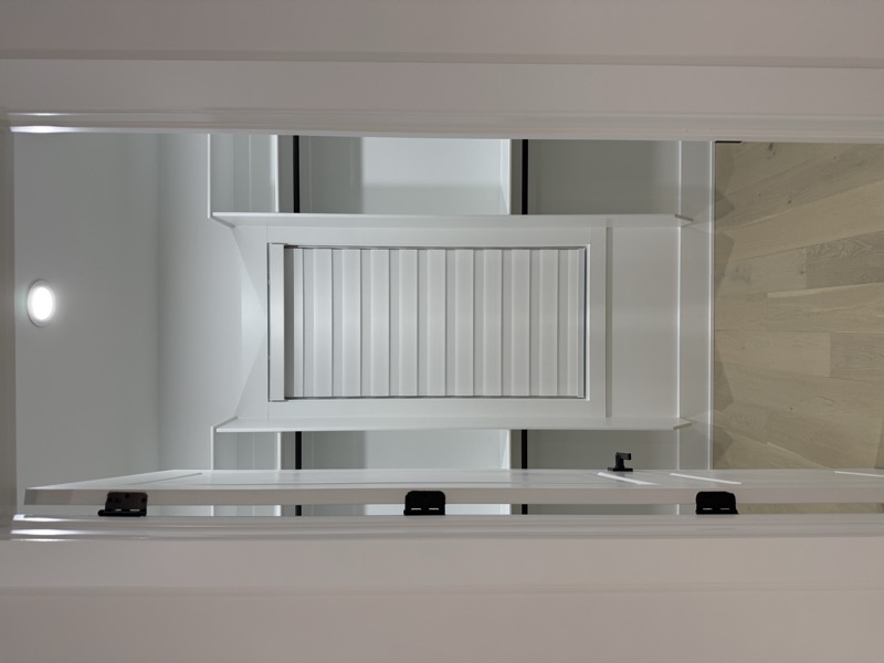 Walk-in Closet Shade